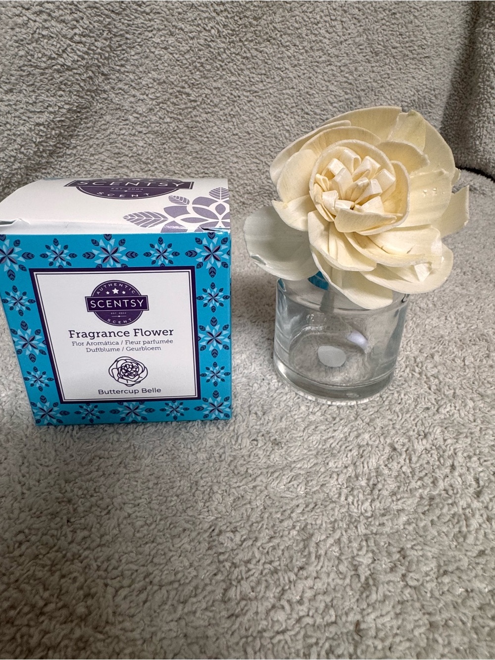 Scentsy Buttercup Belle Fragrance Flower - Cream